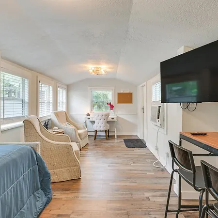 Cozy Lakeland Studio Walk To Lake Hunter!
